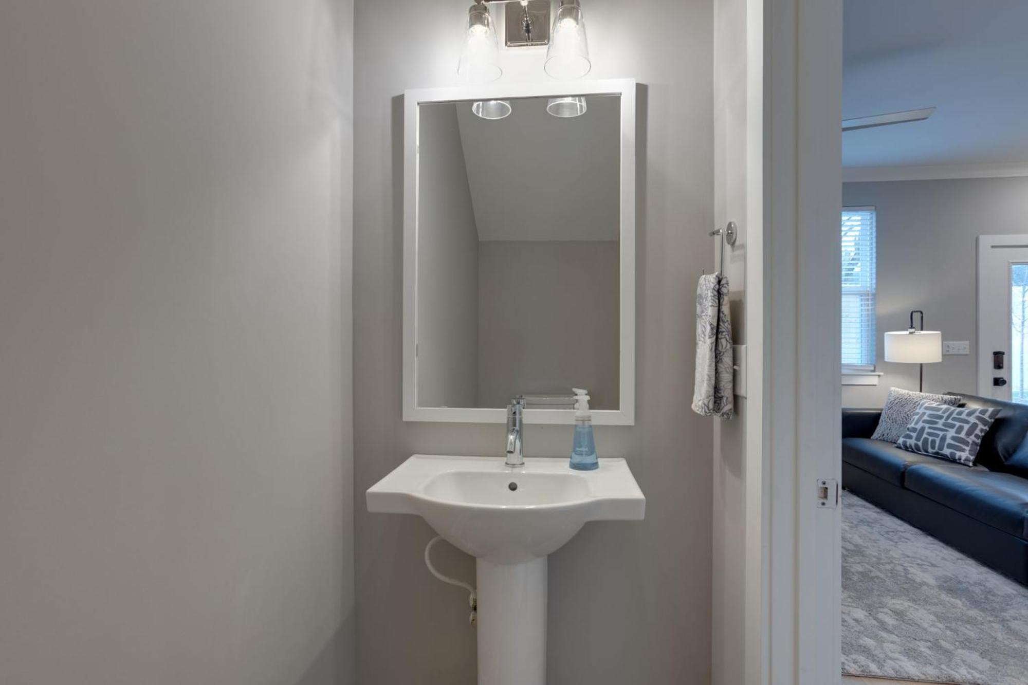 Modern Townhome, 10Min To Downtown! 8Min To Grand Ole Opry! Sleeps 8! 纳什维尔 外观 照片
